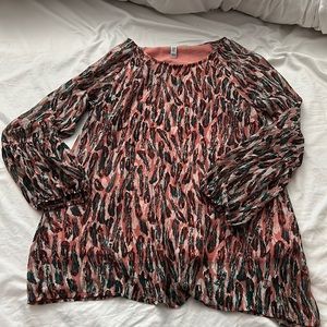 Ezra feather patterned tunic top. Sz L